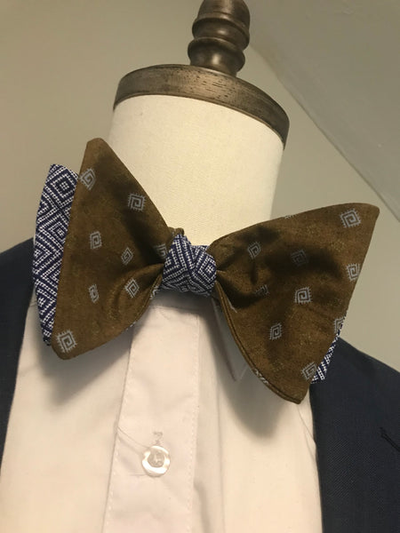 Blue print and brown mixed with blue reversible Bowtie set