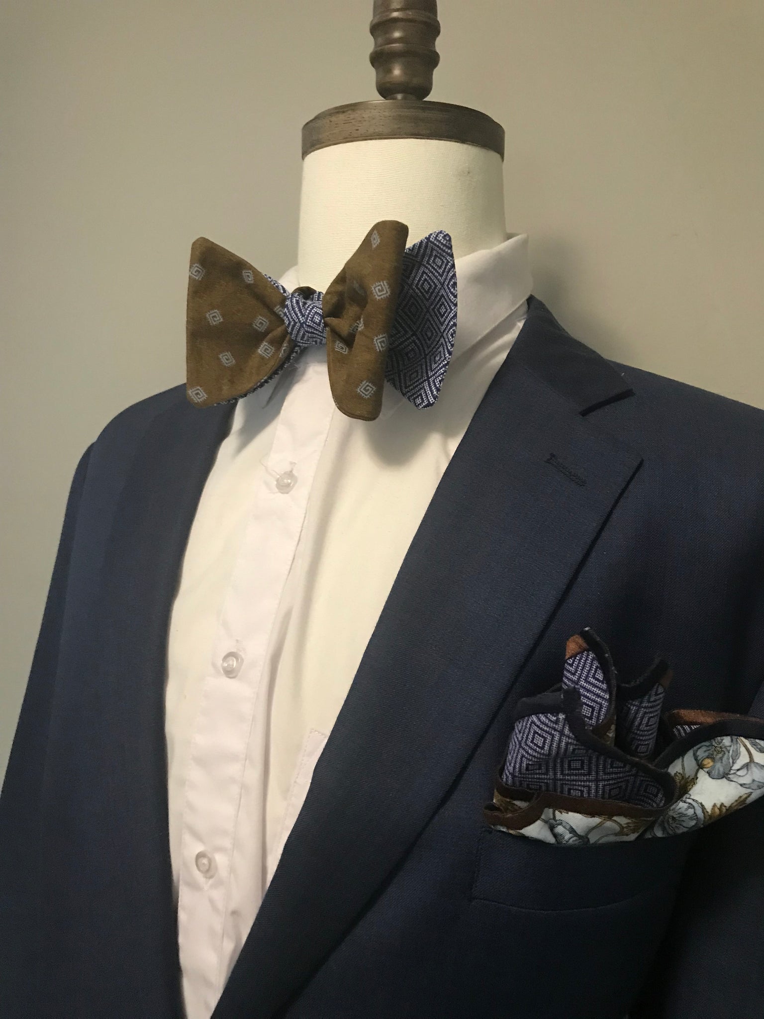 Blue print and brown mixed with blue reversible Bowtie set