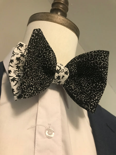 Black and white print with white and black print reversible Bowtie set