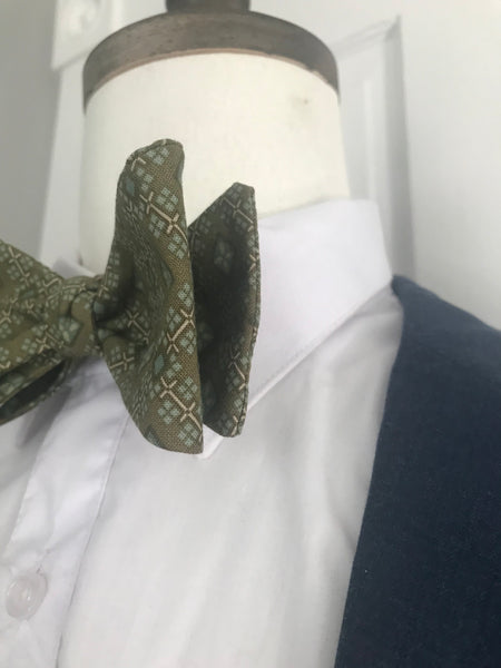 Green on green print Bowtie Set (TRADITIONAL )