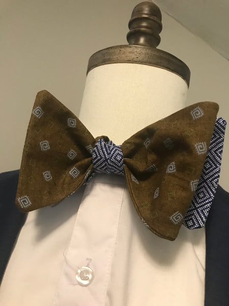 Blue print and brown mixed with blue reversible Bowtie set