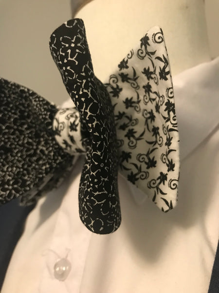 Black and white print with white and black print reversible Bowtie set