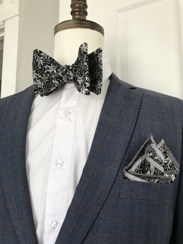 Black and silver bow tie set