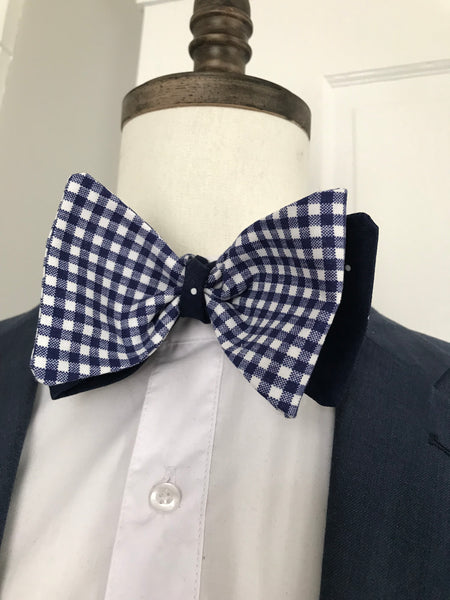 Blue check and dots print reversible Bowtie set