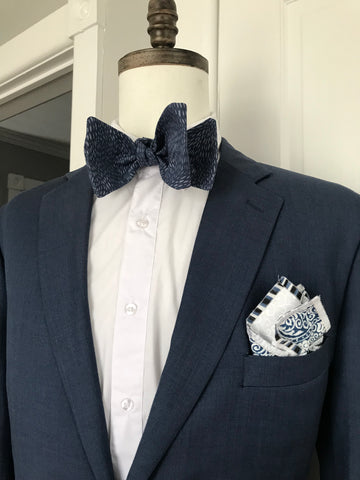 Blue and grayish print Bowtie Set