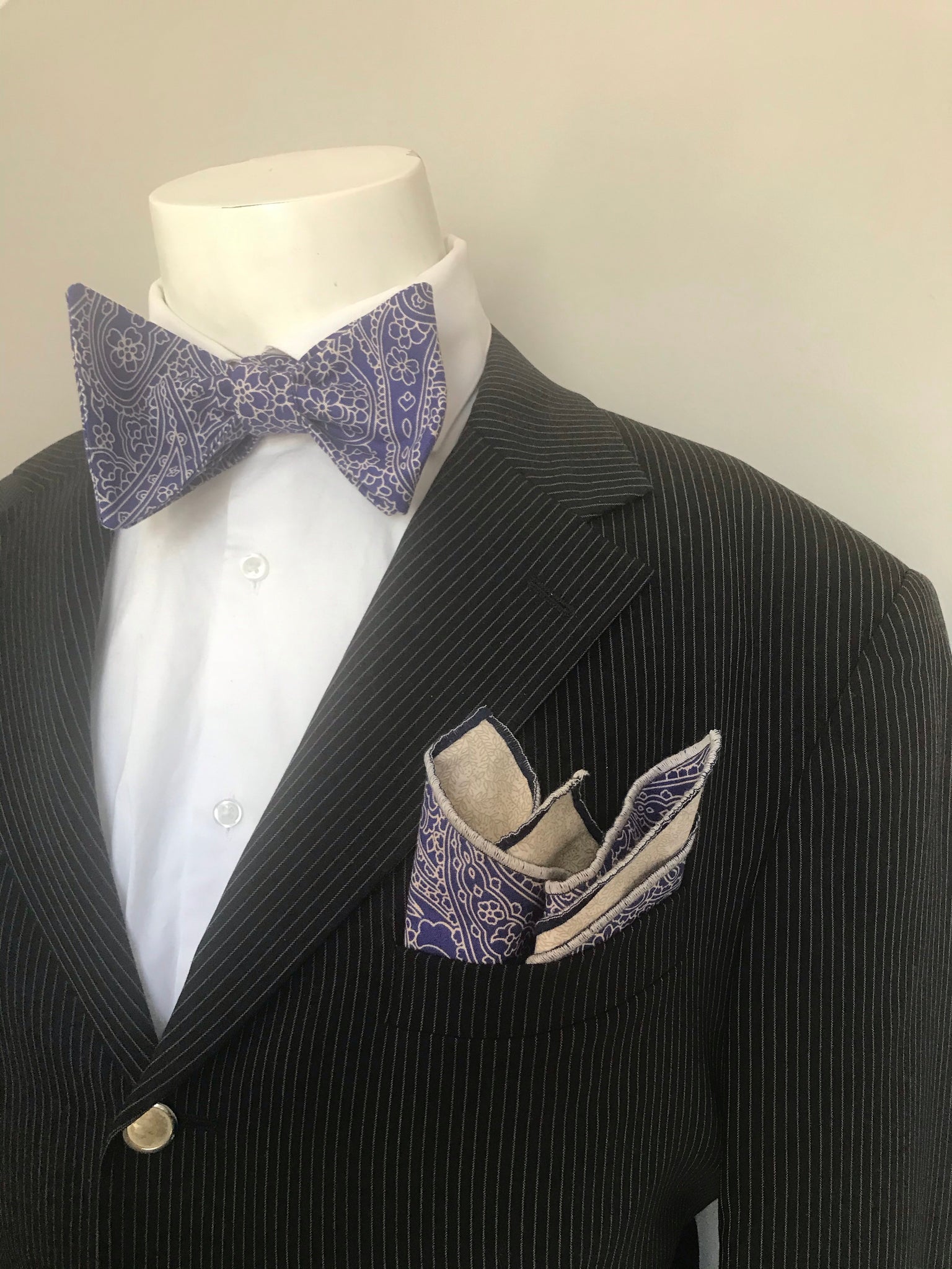 BLUE AND CREME PRINT HANDMADE BOWTIE